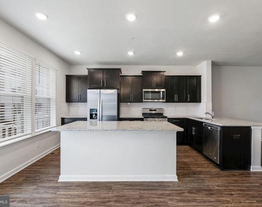 5131 Constitution Street - Photo Thumbnail 4