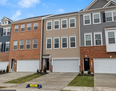5131 Constitution Street - Photo Thumbnail 2