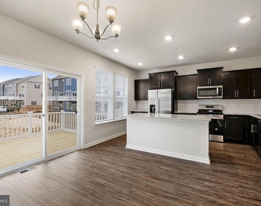5131 Constitution Street - Photo Thumbnail 10