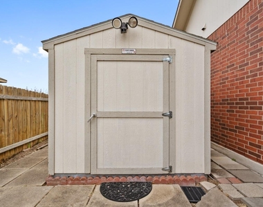 652 Dark Horse Ln - Photo Thumbnail 35