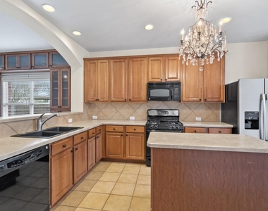 652 Dark Horse Ln - Photo Thumbnail 4