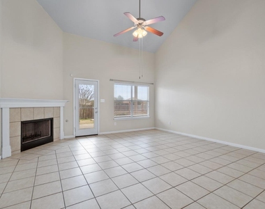 652 Dark Horse Ln - Photo Thumbnail 10