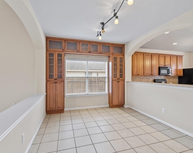 652 Dark Horse Ln - Photo Thumbnail 9