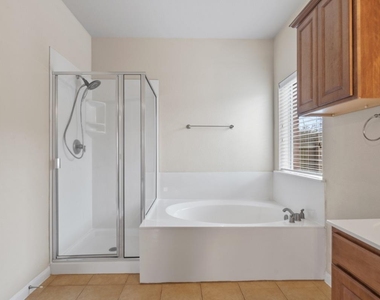 652 Dark Horse Ln - Photo Thumbnail 16