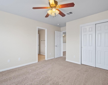 652 Dark Horse Ln - Photo Thumbnail 23