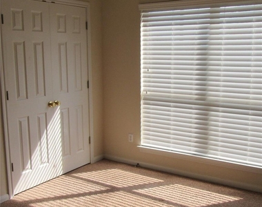 2033 Creole Dr - Photo Thumbnail 7