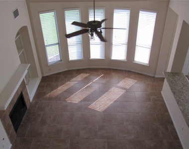 2033 Creole Dr - Photo Thumbnail 10