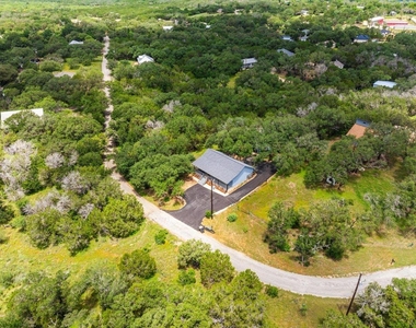 408 Breezing Ln - Photo Thumbnail 2