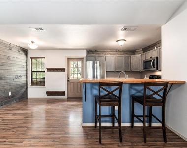408 Breezing Ln - Photo Thumbnail 15