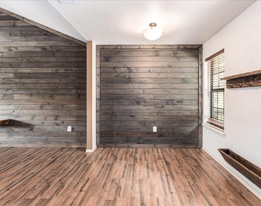 408 Breezing Ln - Photo Thumbnail 14