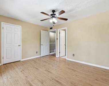 9009 N Plaza Dr - Photo Thumbnail 17