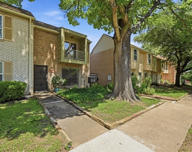 9009 N Plaza Dr - Photo Thumbnail 1