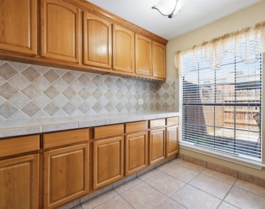 9009 N Plaza Dr - Photo Thumbnail 10