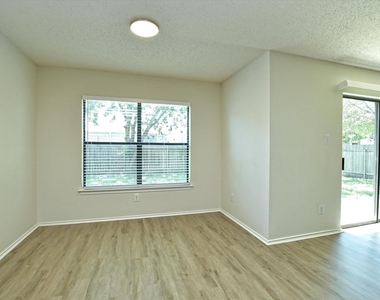 1201 Pike Path - Photo Thumbnail 12