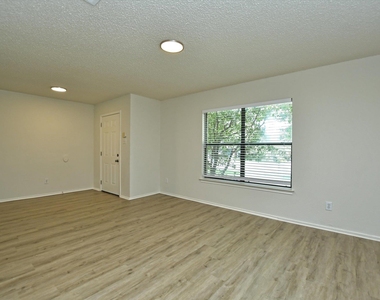 1201 Pike Path - Photo Thumbnail 4