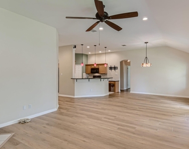 116 Copperwood Loop - Photo Thumbnail 6