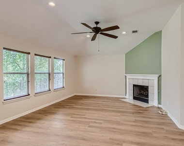 116 Copperwood Loop - Photo Thumbnail 5