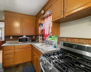 15605 Hanover Pike - Photo Thumbnail 9