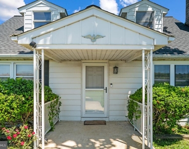 15605 Hanover Pike - Photo Thumbnail 4