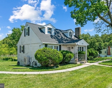 15605 Hanover Pike - Photo Thumbnail 2