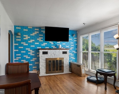15605 Hanover Pike - Photo Thumbnail 6