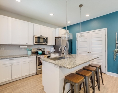 18814 Nicklaus Dr - Photo Thumbnail 5