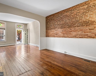 719 S Montford Avenue - Photo Thumbnail 9