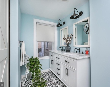 719 S Montford Avenue - Photo Thumbnail 27