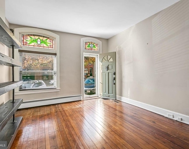 719 S Montford Avenue - Photo Thumbnail 7
