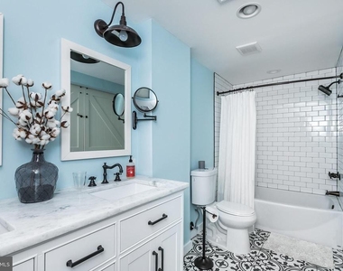 719 S Montford Avenue - Photo Thumbnail 29