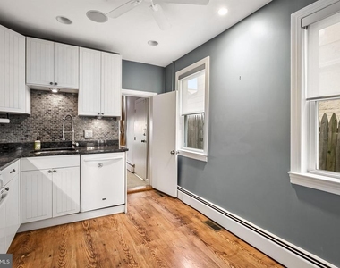 719 S Montford Avenue - Photo Thumbnail 17