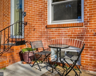 719 S Montford Avenue - Photo Thumbnail 2