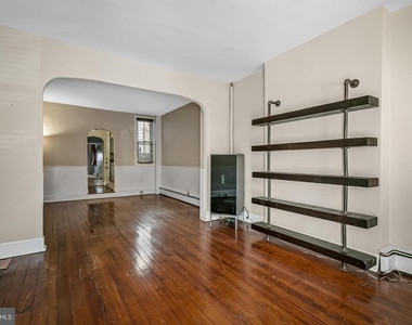 719 S Montford Avenue - Photo Thumbnail 8