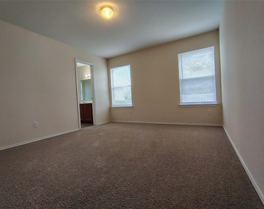 100 Steven St - Photo Thumbnail 12