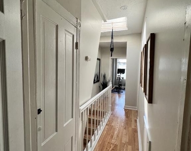 136 N Curley Street - Photo Thumbnail 9