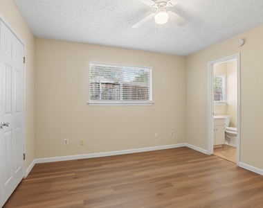 3114 Plantation Rd - Photo Thumbnail 8