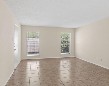 3114 Plantation Rd - Photo Thumbnail 2