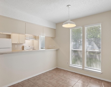 3114 Plantation Rd - Photo Thumbnail 4