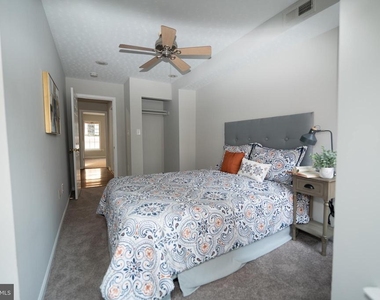 1119 Race Street - Photo Thumbnail 15