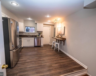 1119 Race Street - Photo Thumbnail 6