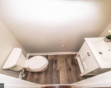 1119 Race Street - Photo Thumbnail 12