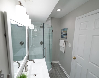1119 Race Street - Photo Thumbnail 16