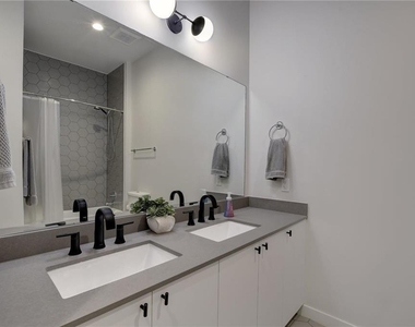 800 Embassy Dr - Photo Thumbnail 9