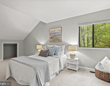 285 Michener Court E - Photo Thumbnail 9