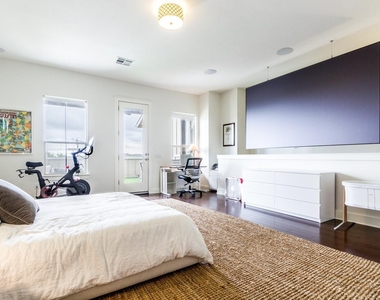 2520 Bluebonnet Ln - Photo Thumbnail 19