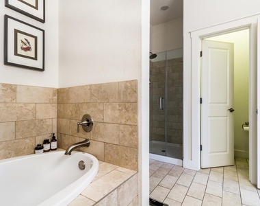 2520 Bluebonnet Ln - Photo Thumbnail 13