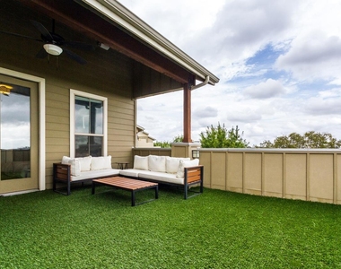 2520 Bluebonnet Ln - Photo Thumbnail 22