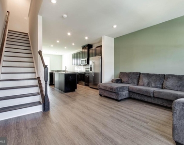 188 Woodgate Circle - Photo Thumbnail 4