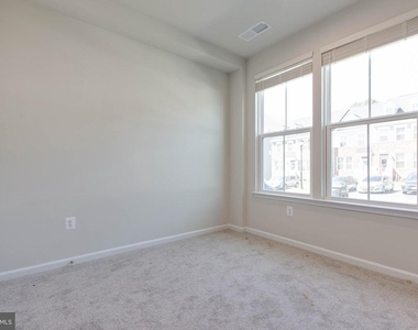 188 Woodgate Circle - Photo Thumbnail 27