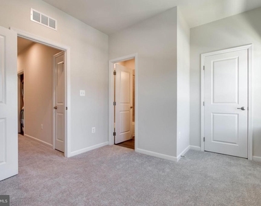 188 Woodgate Circle - Photo Thumbnail 24